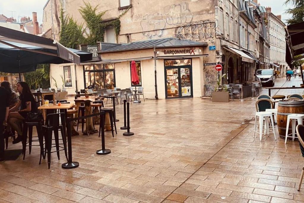 Studio Renove Avec Patio, Coeur Du Centre Ville Besancon Exterior photo